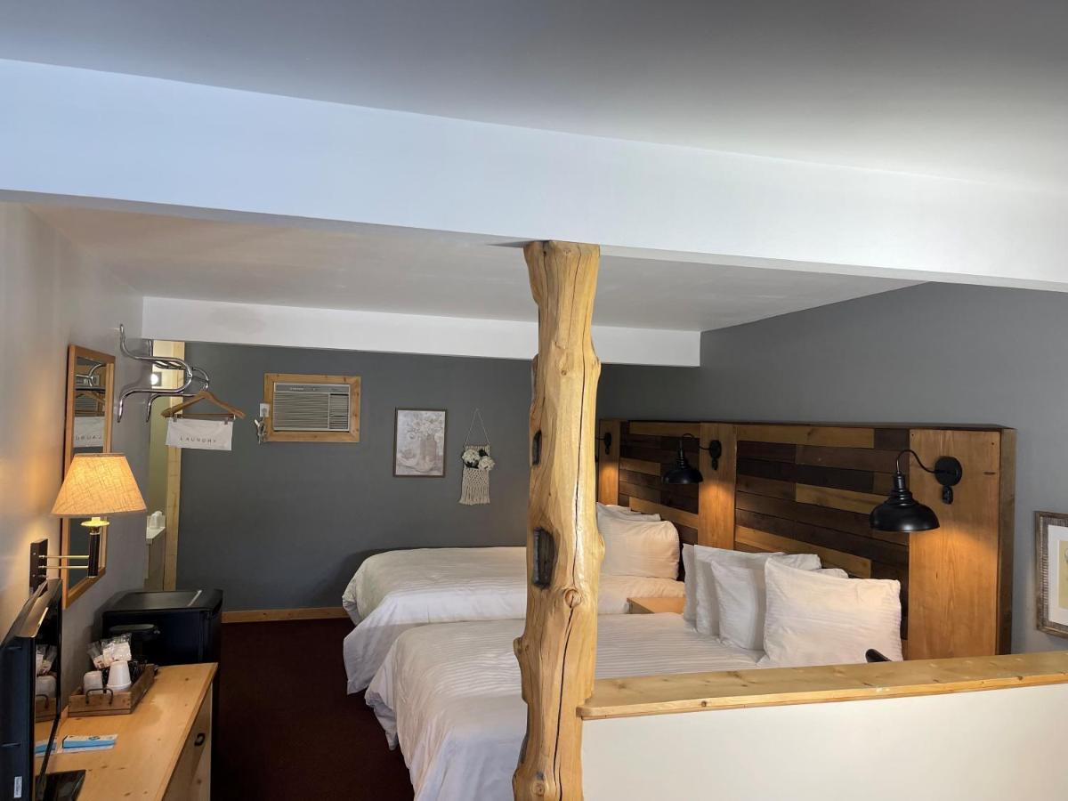 Moose Creek Lodge & Suites Cody Buitenkant foto