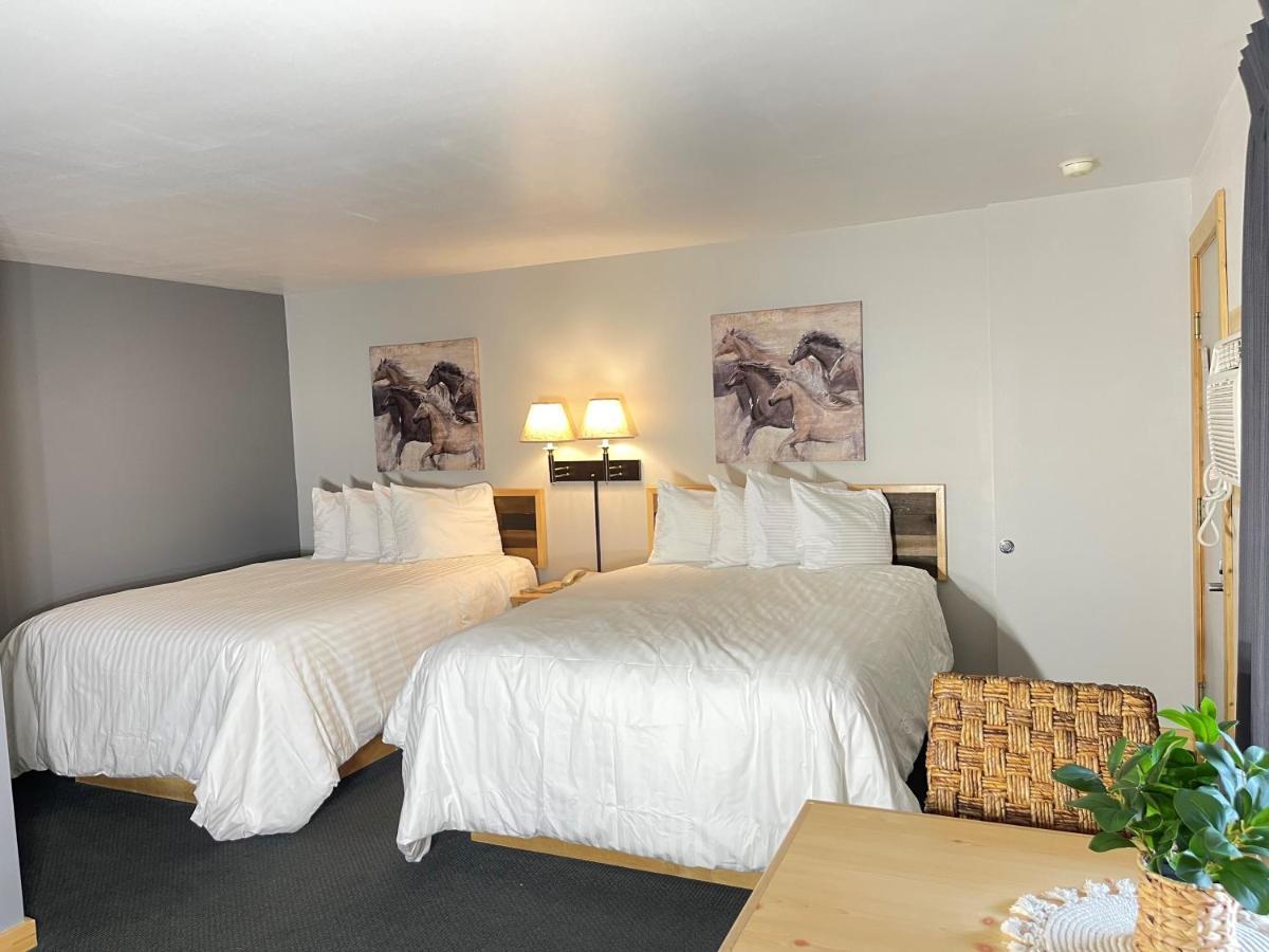 Moose Creek Lodge & Suites Cody Buitenkant foto