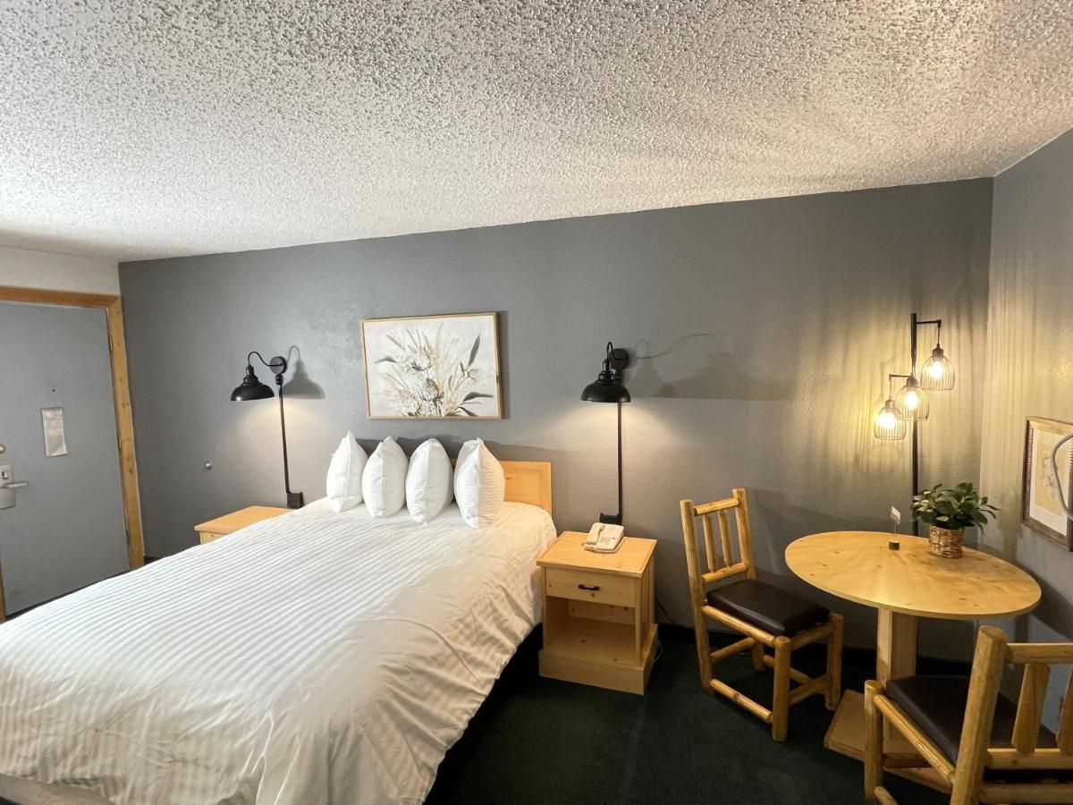 Moose Creek Lodge & Suites Cody Buitenkant foto
