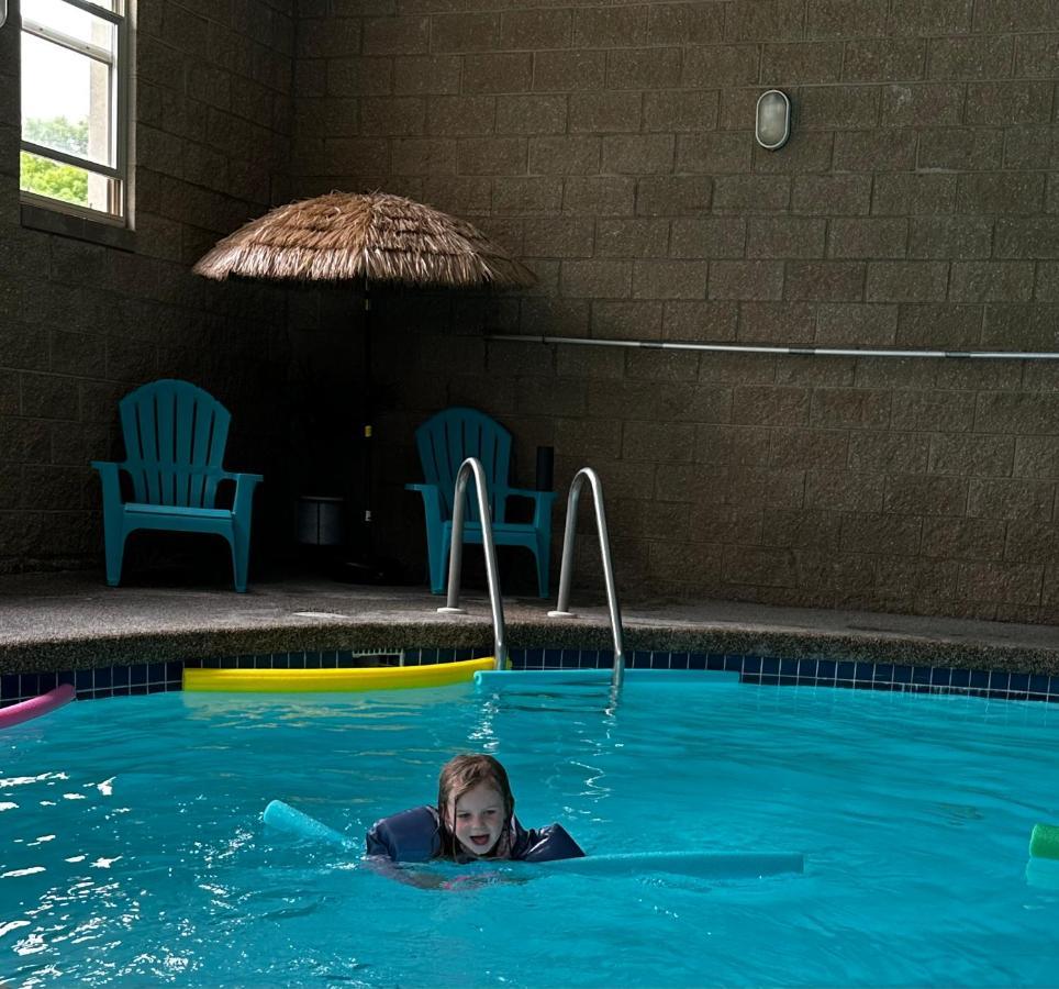 Moose Creek Lodge & Suites Cody Buitenkant foto