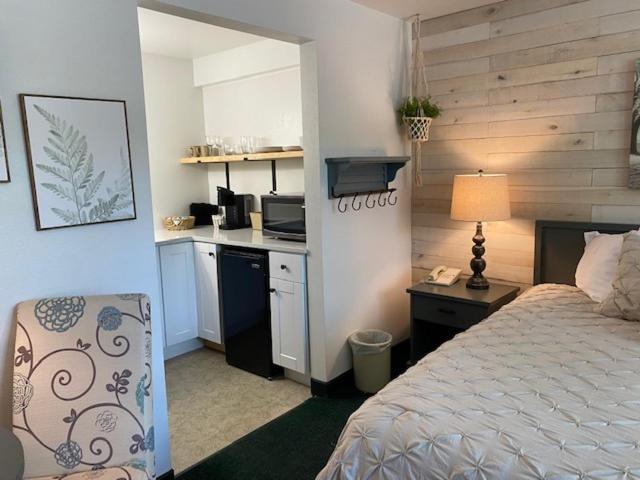 Moose Creek Lodge & Suites Cody Kamer foto